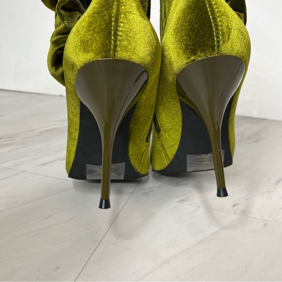 New! Jeffrey Campbell Florette Green Crushed Velvet Pointy Toe Heel Bootie 7 - Picture 4 of 14